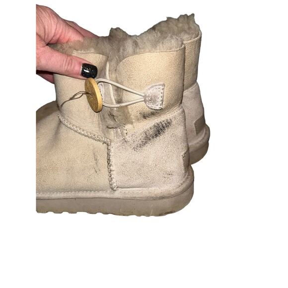 UGG Australia Women's 7 Short Bailey Button Boots 3352 Sand EUR 38 Sheepskin - Picture 6 of 11